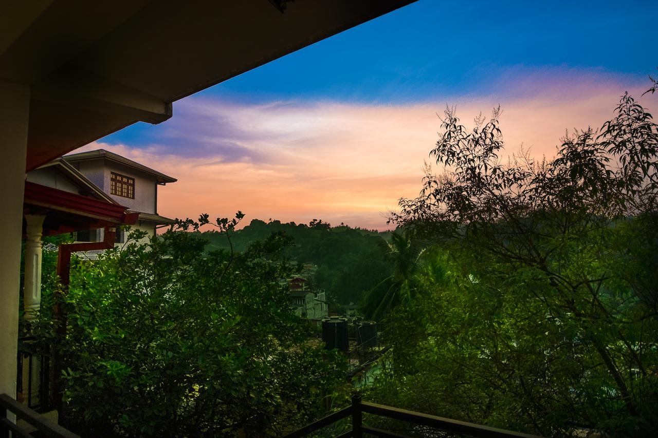Heavens Door Guest Inn Kandy Exterior foto